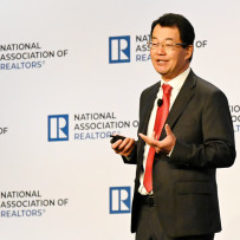 2022-11-11-nar-nxt-residential-economic-issues-and-trends-forum-lawrence-yun-11-11-2022-1300w-867h