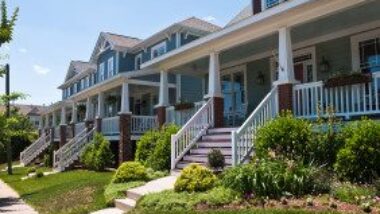 bungalow-style-homes-with-porches-GettyImages-154947315-1300w-867h