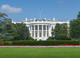 the-white-house-red-and-white-flowers-GettyImages-97765250-1300w-867h